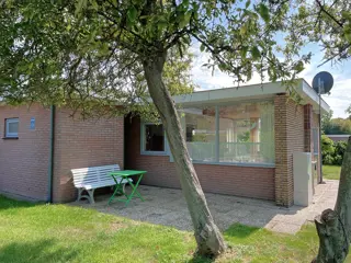 Geschakelde gezellige vakantiewoning met mooie ligging in De Dennen