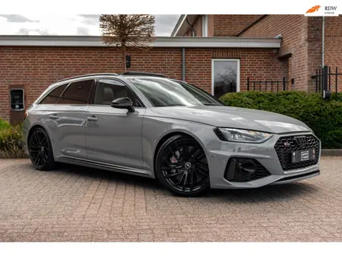 Audi RS4 Avant 2.9 TFSI Quattro | Keramisch | ACC | Carbon | Pano | B&O | 360 Camera | 20''
