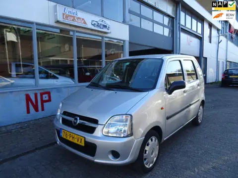 Opel Agila 1.2-16V Essentia