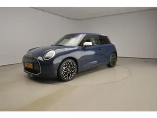 Mini 3-deurs Cooper SE Pakket M / Panoramadak / JCW Sportstoelen / Getint glas / LED / Head-up / Alu