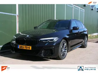 BMW 5-serie Touring 530e xDrive M-SPORT, ZWART LEER, PANORAMADAK, NAVIGATIE, CAMERA