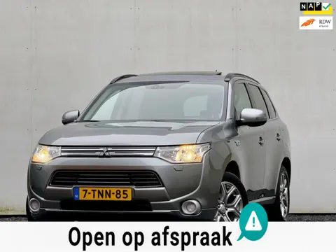 Mitsubishi Outlander 2.0 PHEV Instyle | 2014 | Panorama | Trekhaak |