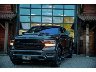 Dodge Ram 1500 5.7 V8 Laramie night | 1900 km rij bereik | | 1e eigenaar | org nl |