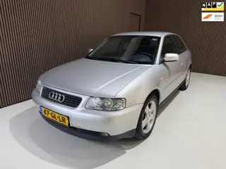 Audi A3 1.6 Attraction Automaat/Nieuwe apk