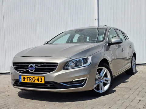 Volvo V60 2.4 D6 AWD Plug-In Hybrid Summum 1e eig. bj 2014 Distributie vv. Volledig onderhouden! Net