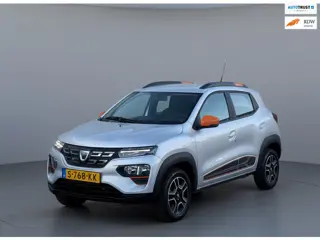 Dacia Spring Comfort Plus (Orange Pack) 27 kWh, achteruitrijcamera, 22000 km, lederen interieur,airc