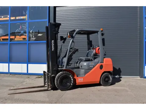 Toyota 2500 KG LPG Triple