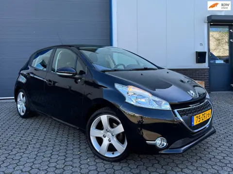 Peugeot 208 1.2 VTi Blue Lease | NAVI | TREKHAAK | 17 INCH | 1E EIGENAAR