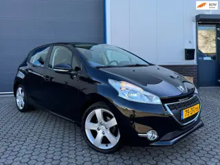 Peugeot 208 1.2 VTi Blue Lease | NAVI | TREKHAAK | 17 INCH | 1E EIGENAAR