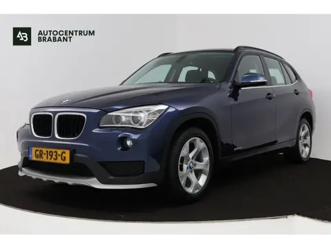 BMW X1 SDrive20i Executive (TREKHAAK, PARKEERSENSOREN, NAVIGATIE)