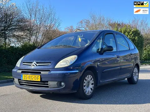 Citroen Xsara Picasso 1.8i-16V Image Cruise*Clima*Trekhaak*NAP*