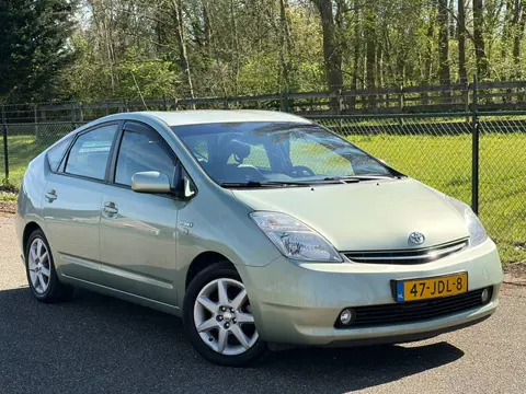 Toyota Prius 1.5 VVT-i Tech Edition /Navi/Camera/Stoelver/