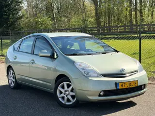 Toyota Prius 1.5 VVT-i Tech Edition /Navi/Camera/Stoelver/