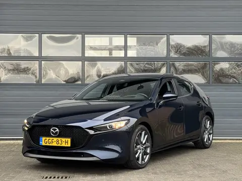 MAZDA 3 2.0 E-SKYACTIV-X M HYBRID 186 HOMURA I P-CAMERA I ADAPTIVE CRUISE CONTROL I NAVIGATIE I CLIM