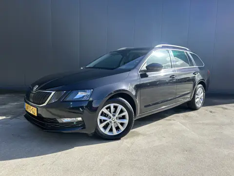 Škoda Octavia 1.5 TSI AUTOMAAT Edition 1e EIGENAAR NL AUTO CAMERA NAVI CRUISE ECC