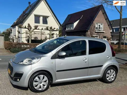 Peugeot 107 1.0 Exclusive 72.000 km Onderhoudboekjes