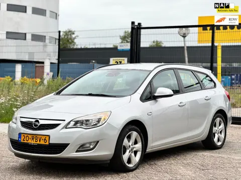 Opel Astra Sports Tourer 1.4 Turbo Edition/navi/psensor/trekhaak/2sleutels/boekjes/incl jaar apk