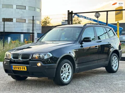 BMW X3 3.0i|YOUNGTIMER|AUT|LEDER|4WD|stoelverw|NAVI|PSENSOR|LAGE KM|BOEKJES|2XSLEUTELS