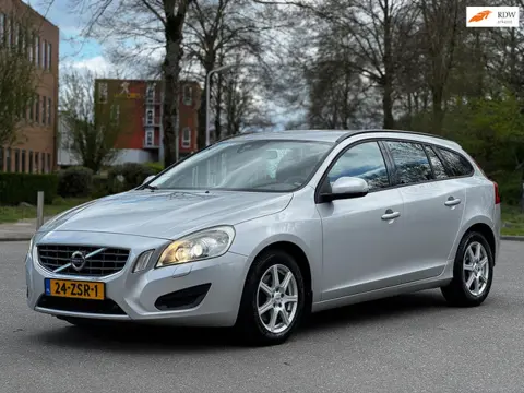 Volvo V60 2.0 D3 R-Design