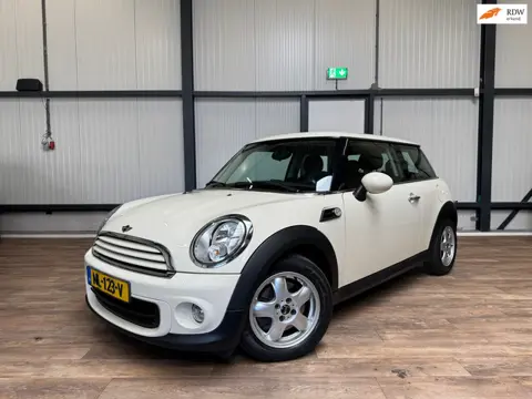 Mini Mini 1.6 One MINIMALIST Pepper / CLIMA / CRUISE / Stuurwielbediening / 6 versn /