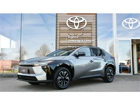 Toyota Bz4x Dynamic 73 kWh Automaat 224pk | Nieuw, direct uit voorraad leverbaar! | Warmtepomp |