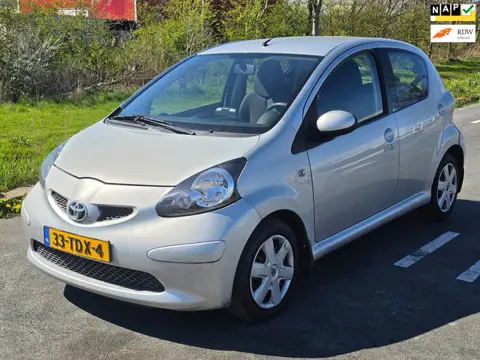 Toyota Aygo 1.0-12V Comfort Navigator / AIRCO / NAP