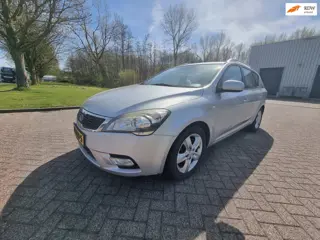 Kia Cee'd Sporty Wagon 1.4 CVVT Navigator Plus Pack NAVI CRUISE CAMERA TREKHAAK AFNEEMBAAR