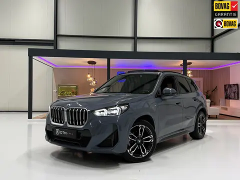 BMW X1 BMW sDrive20i M Sport Pano Sportstoelen ACC Trekhaak Navi LED Camera Carplay