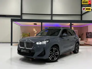 BMW X1 BMW sDrive20i M Sport Pano Sportstoelen ACC Trekhaak Navi LED Camera Carplay