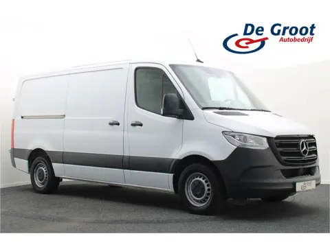 Mercedes-Benz Sprinter 317 CDI Aut. L2H1 Leer, 3-Zits, Camera, Standkachel, Airco, Cruise, Apple Car