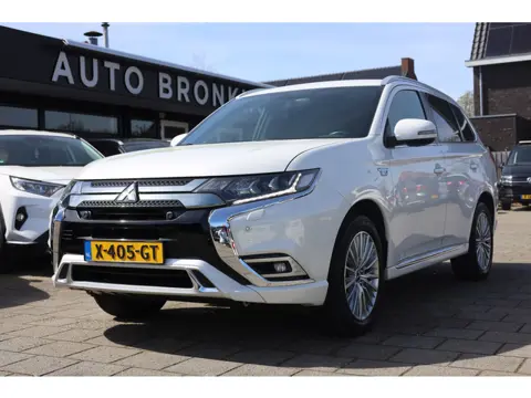 Mitsubishi Outlander 2.4 PHEV S-EDITION | LEDER | CAMERA | TREKHAAK