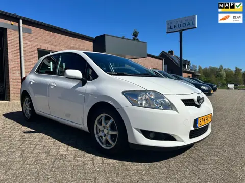 Toyota Auris 1.8 Aspiration // Nieuwe APK bij aflevering
