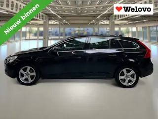 Volvo V60 1.6 T3 Momentum Trekhaak, Navigatie, PDC...