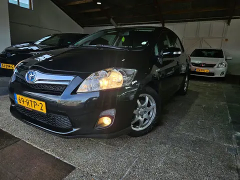 Toyota Auris 1.8 Full Hybrid Dynamic GARANTIE