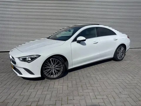 Mercedes-Benz CLA-klasse 200 bouwjaar 2021 met panoramadak