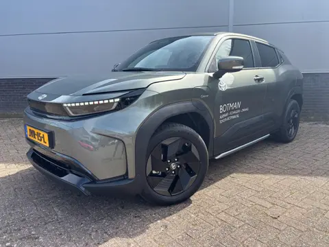 Toyota Urban Cruiser Dynamic 61 kWh Demonstratie Auto !