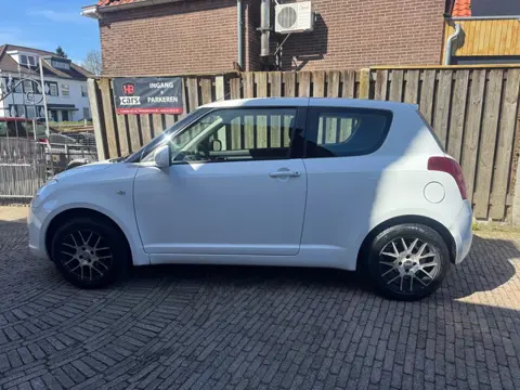 Suzuki Swift 1.3 Base