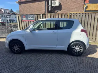 Suzuki Swift 1.3 Base