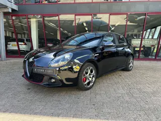 Alfa Romeo Giulietta 1.4 Turbo MultiAir Super | Org. NL | CC | Clima | Navi | Parkeer achter |