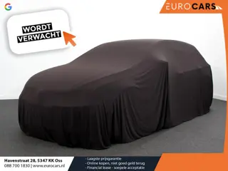 Volkswagen T-Roc 1.5 TSI DSG R-Line + Design pakket | Panorama dak | Trekhaak | Navigatie | Apple Ca