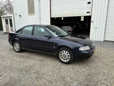 Audi A4 Limousine 1.8 5V Turbo quattro