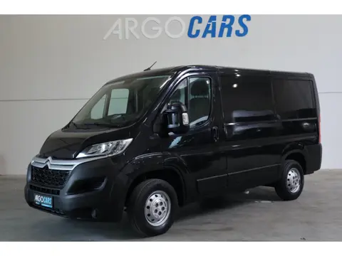 Citroen JUMPER 2.2 BlueHDi ZWART 120PK BJ 2024 L2/H1 TREKHAAK AIRCO CAMERA CRUISE CONTROL LEASE V/A 