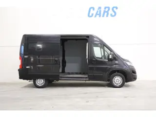 Peugeot Boxer 2.2 BlueHDi 140PK L3/H2 ZWART NAVI CAMERA PDC CRUISE CONTROL AIRCO LEASE V/A 122,- P.M