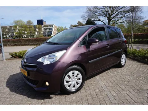 Toyota Verso-S AUTOMAAT 1.3 VVT-i Aspiration (bj 2011)