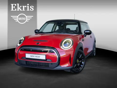 MINI Electric Classic + Stuur & Stoelverwarming + Camera + Comfort Acces