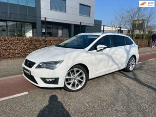 SEAT Leon ST 1.4 EcoTSI FR Connect Cruise/Climate-Control Bluetooth Parkeersensoren-Voor/Achter Stuu