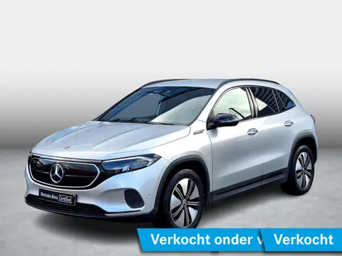 Mercedes-Benz EQA 250 Electric Art 67 kWh | Night pakket | Achteruitrijcamera | Dodehoekassistentie 