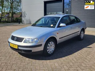 Volkswagen Passat 1.8 Automaat,Schuifdak,Airco,Cruisecontrol