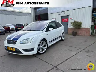Ford Focus 2.5-20V ST Distributie, koppeling, banden remmen zijn vervangen!