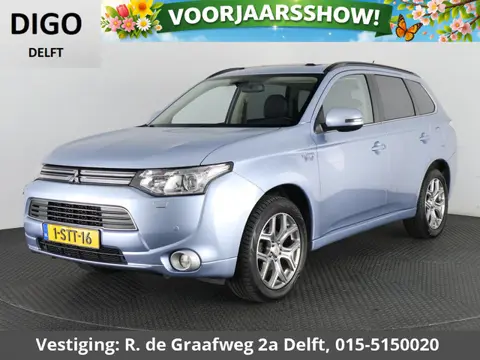 Mitsubishi Outlander 2.0 PHEV instyle | Trekhaak | Stoelverwarming | Schuif-/Kanteldak |